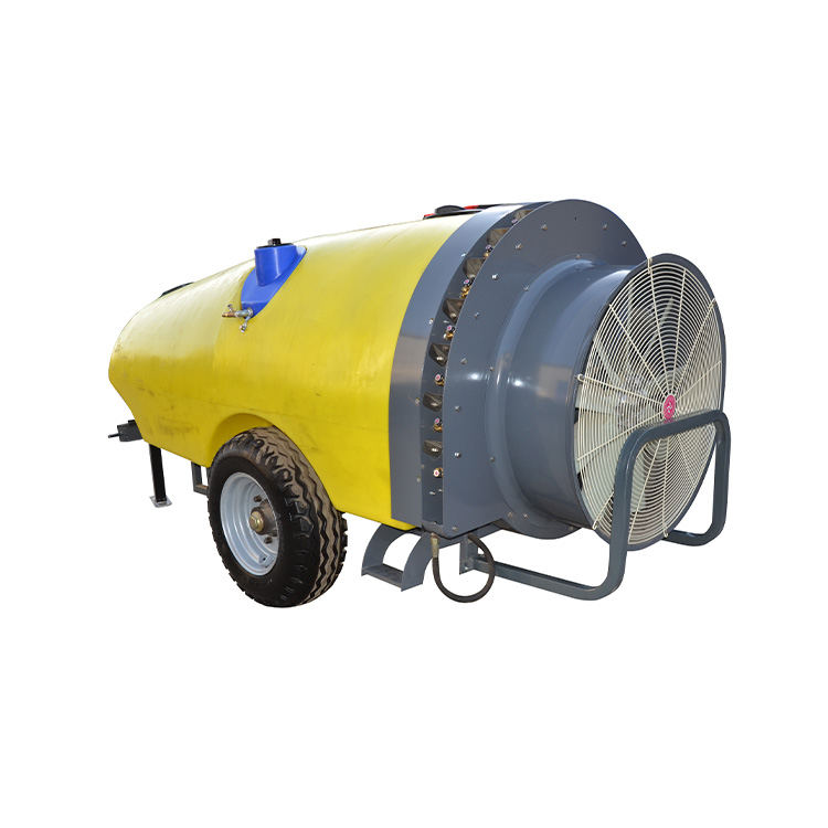 Opryskiwacze z dmuchawą do ciągników