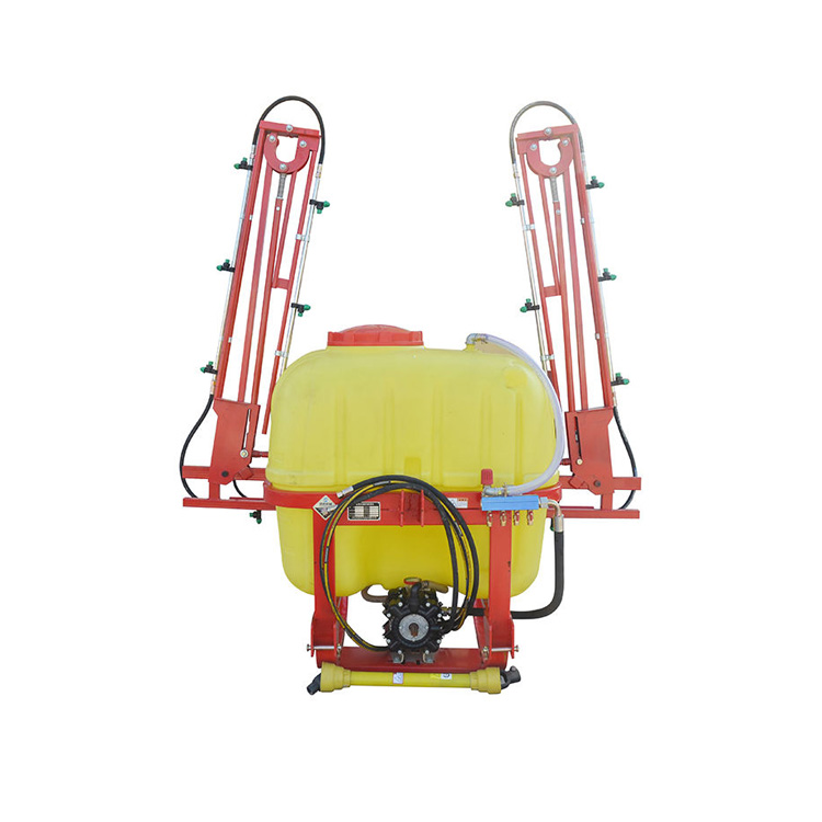 Opryskiwacz rolniczy montowany na ciągniku